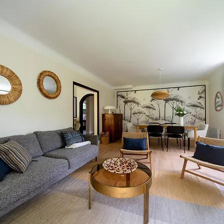 Pour 6 Personnes- Lou Bousquet Etage